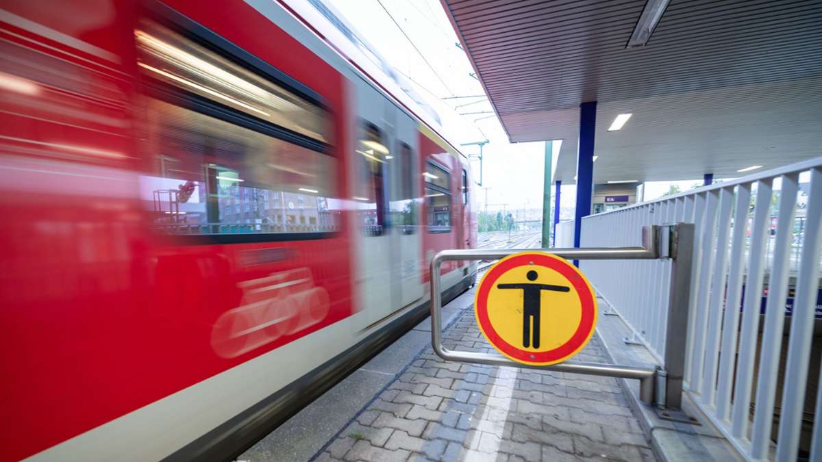 S-Bahnlinie S1 in Stuttgart: Notarzteinsatz – Strecke zwischen Böblingen und Rohr zwei Stunden gesperrt