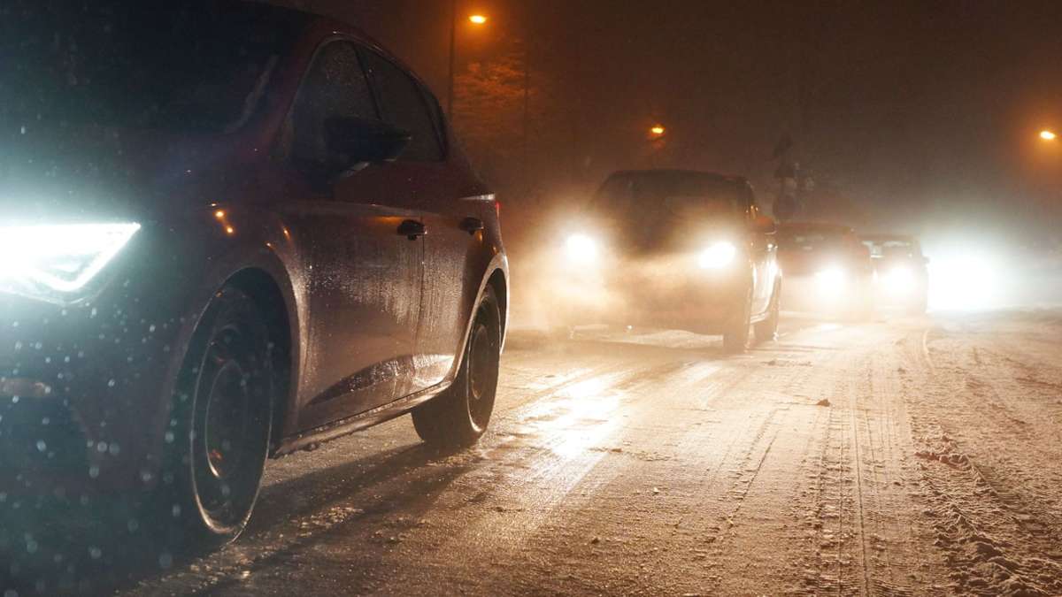 Schneefall in Stuttgart: Mehrere Unfälle wegen Schnee und Glätte