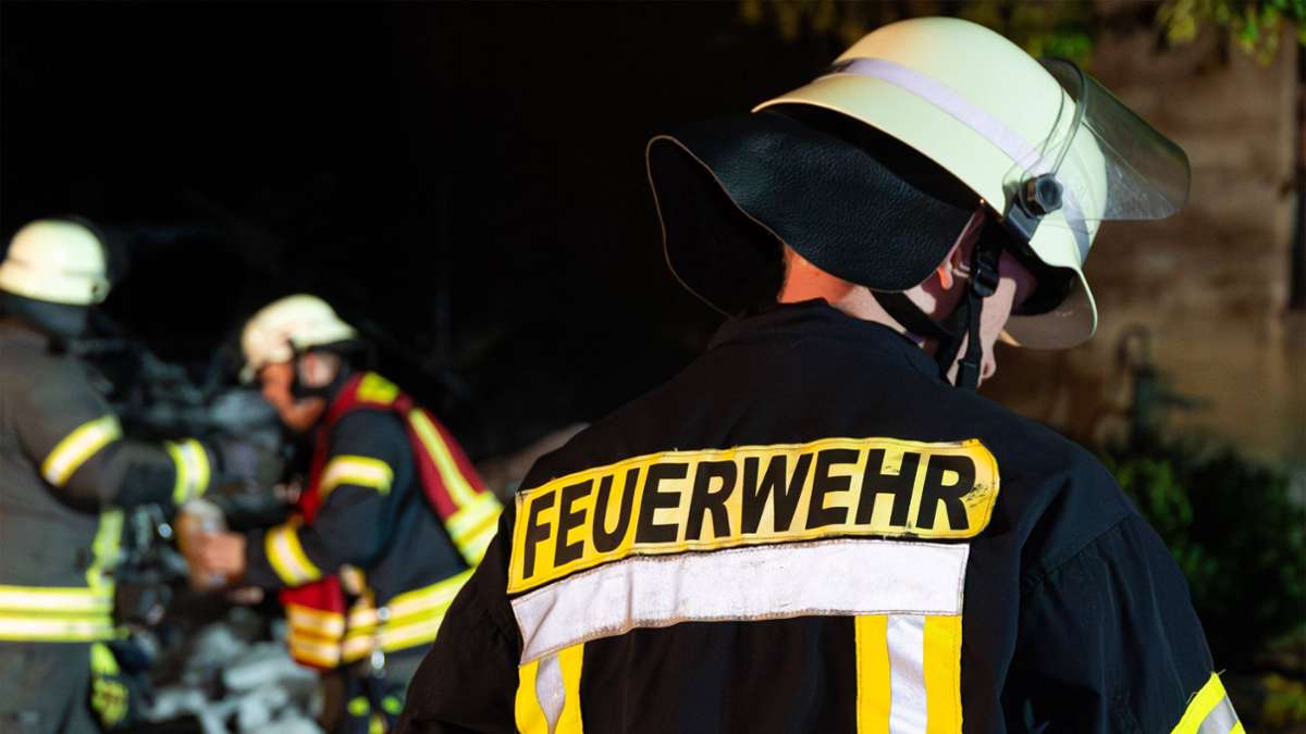 Nach Brand in Feuerbach: Feuerwehr beendet 48-Stunden-Einsatz in Hotel - Stuttgart