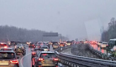 A8 bei Stuttgart: Autobrand sorgt für Stauchaos rund ums Echterdinger Ei