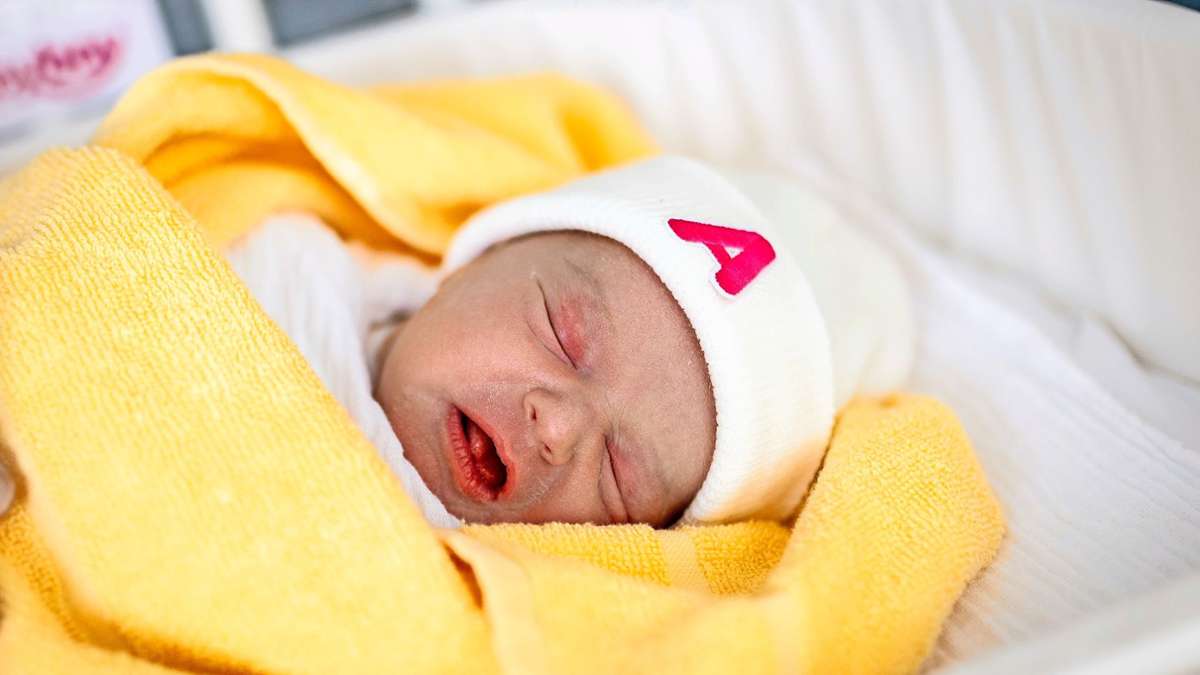 Neujahrsbaby in Stuttgart: Stolzer Vater: „Viel wichtigerer Grund, Neujahr zu feiern“