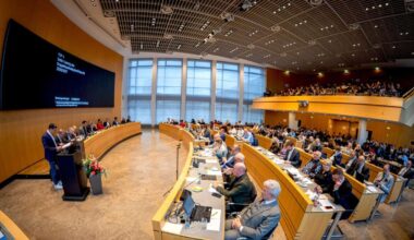 Fraktionen über ihre Entscheidung: Stuttgart-Sign – Nopper stimmte mit „starken Bauchschmerzen“ zu - Stuttgart