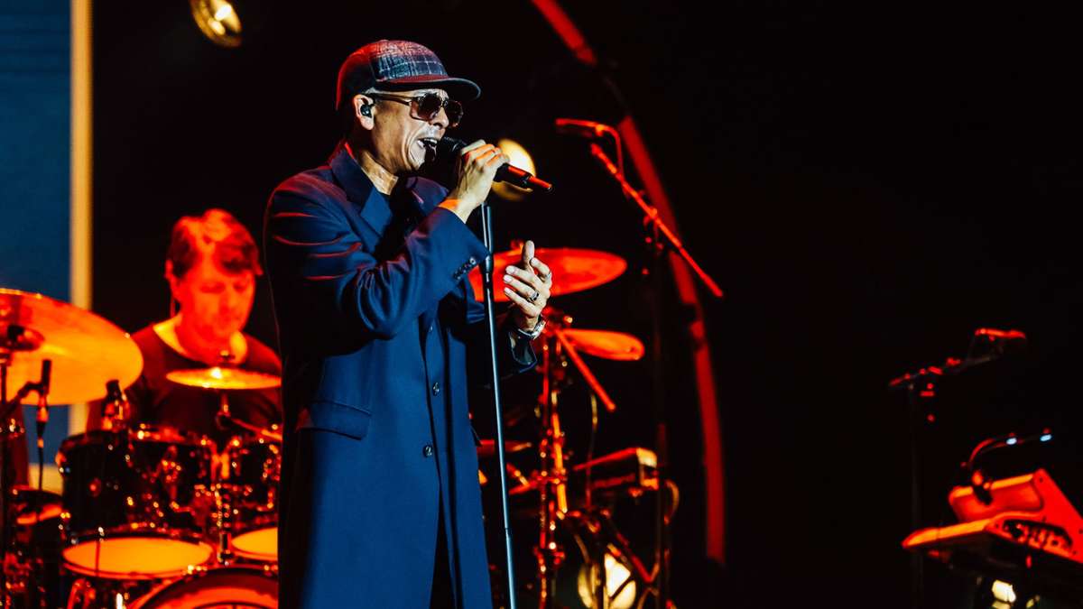 Konzert in Stuttgart: Triumph eines Teamplayers: So war’s bei Xavier Naidoo in der Schleyerhalle - Kultur