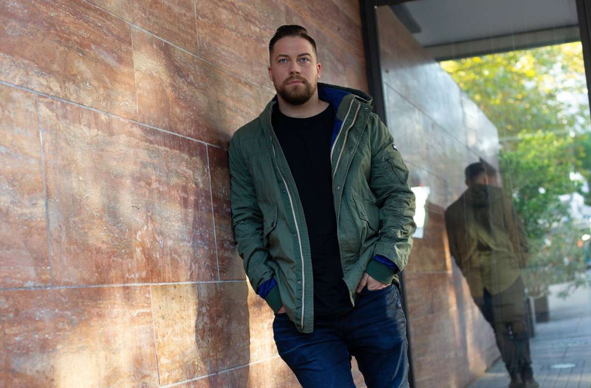 Kurdische Demo in Stuttgart: „Free Rojava“ – Tausende ziehen durch Innenstadt