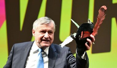 Dreikönigstreffen in Stuttgart: FDP-Landeschef Rülke verspottet Özdemir mit Plüschvogel