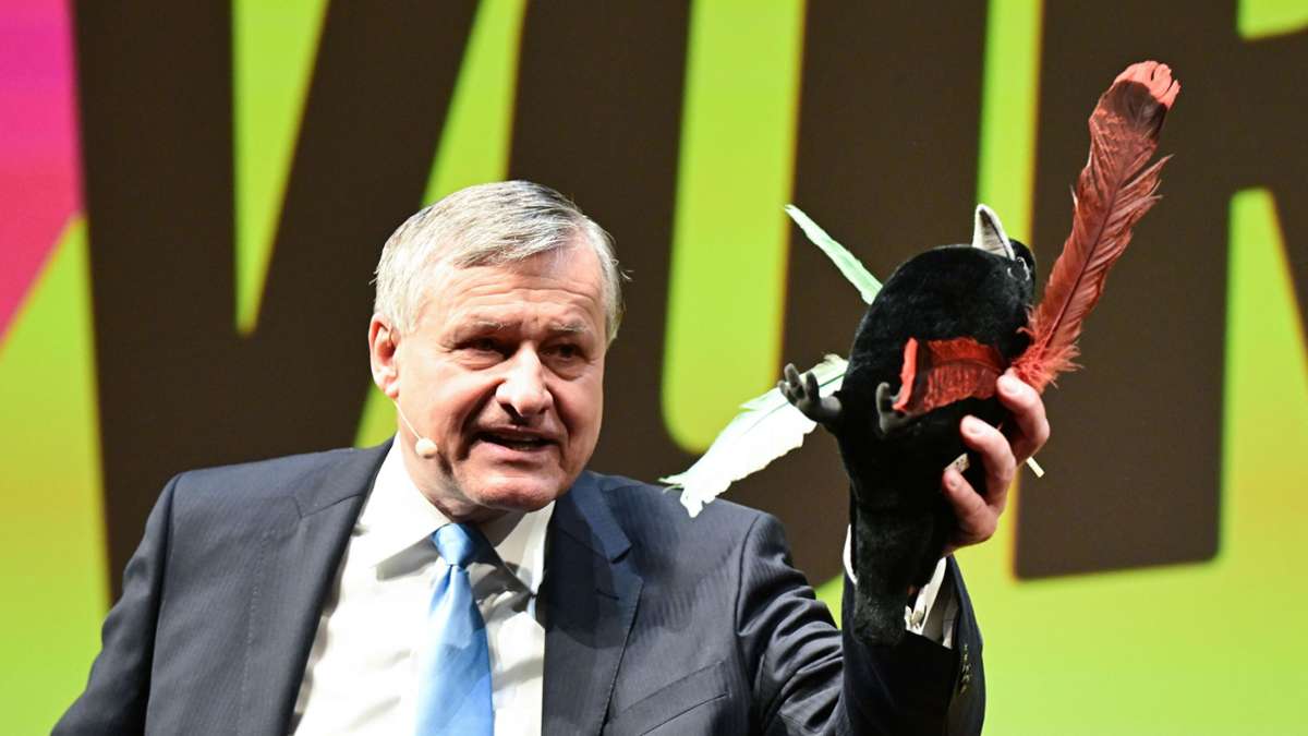 Dreikönigstreffen in Stuttgart: FDP-Landeschef Rülke verspottet Özdemir mit Plüschvogel