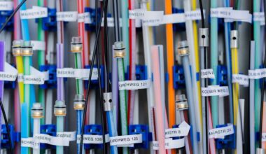 Bundesgerichtshof: BGH kippt Klausel zu Mindestlaufzeit bei Glasfaser-Verträgen - Digital