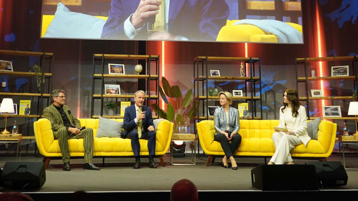 Jahresauftakt in Stuttgart: Neujahrsempfang der Landesmesse mit Politikern, Designern und Magie