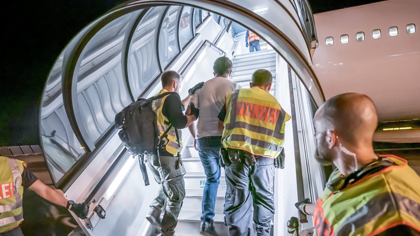 EU-Kommissar erwartet höchste Abschiebungsrate seit 2019