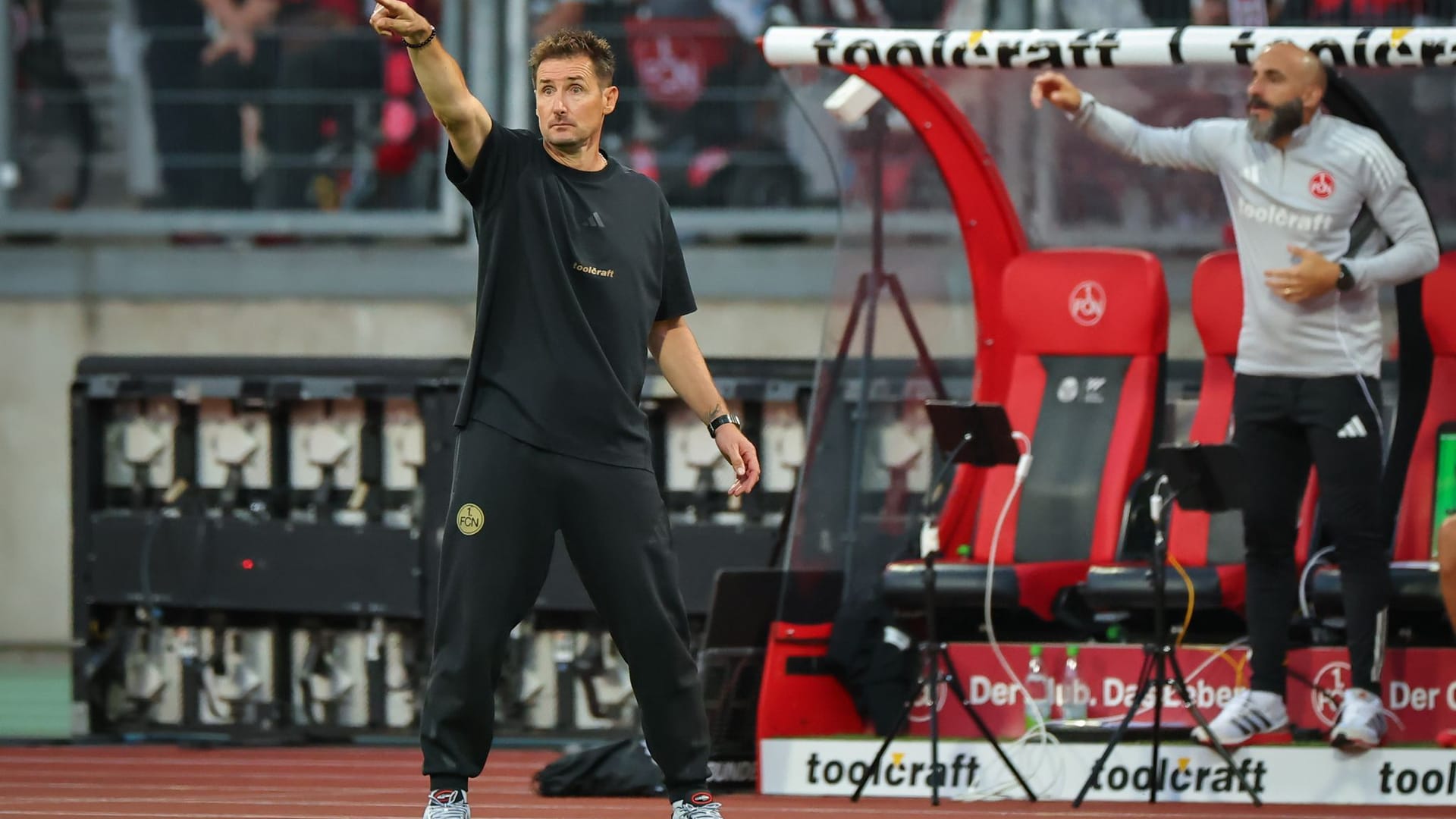 Mirsolav Klose (Archivbild): Er muss gegen Darmstadt auf der Tribüne Platz nehmen. Mirsolav Klose (Archivbild): Er muss gegen Darmstadt auf der Tribüne Platz nehmen.