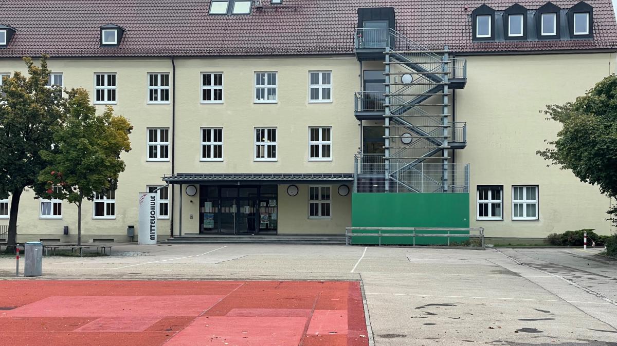 Schulhöfe sollen mehr Bäume als Schattenspender bekommen