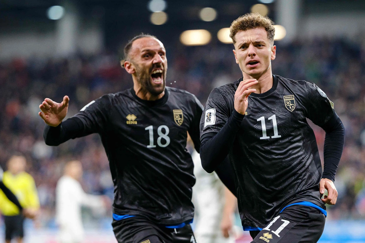 Mittlerwile auch im Nationalteam des Kosovo erfolgreich: Fisnik Asllani (rechts)