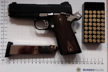Gefährlicher Fund: Bundespolizei beschlagnahmt Pistole und Munition