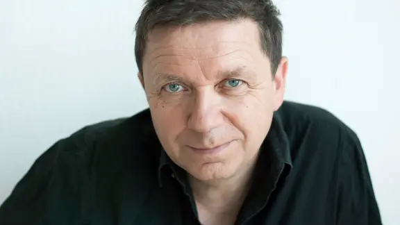 Schriftsteller Norbert Hummelt im Portrait | Laura Baginski Schriftsteller Norbert Hummelt im Portrait