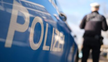 Beamte finden leblose Frau neben ihrem Fahrrad in München