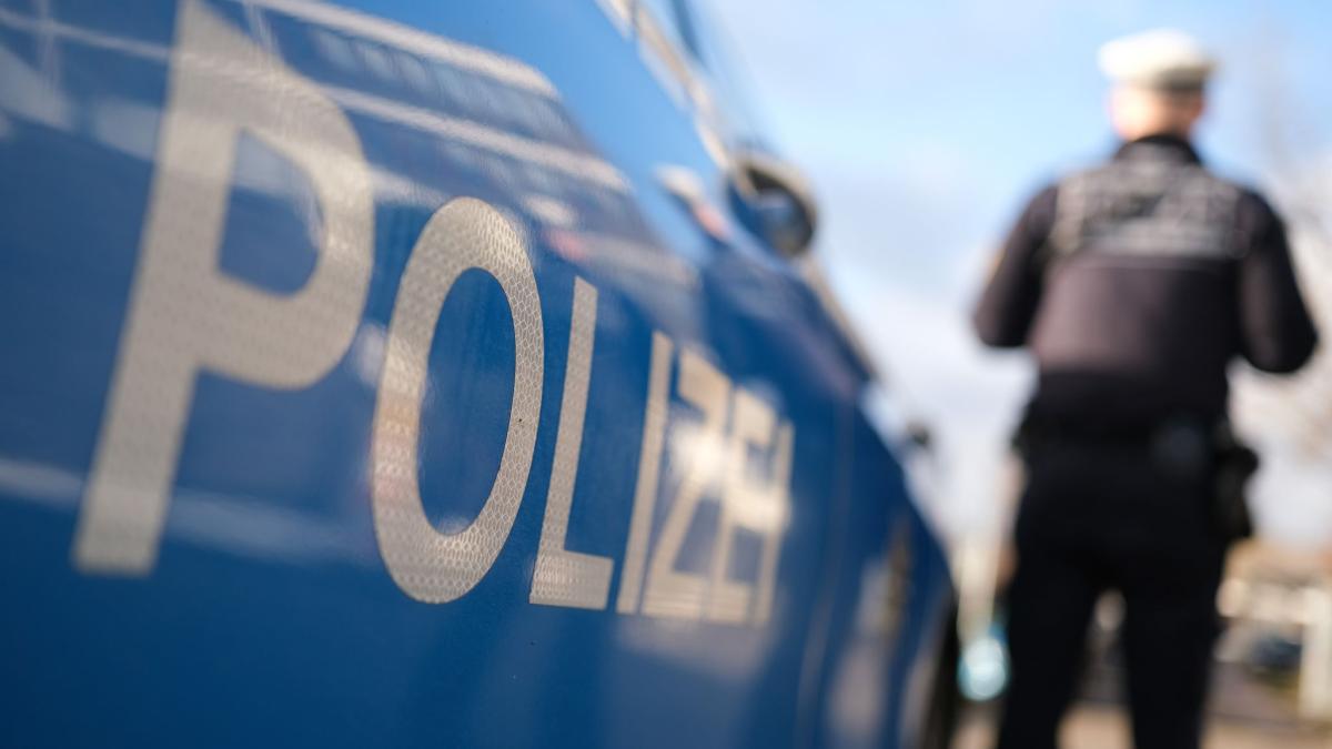 Beamte finden leblose Frau neben ihrem Fahrrad in München