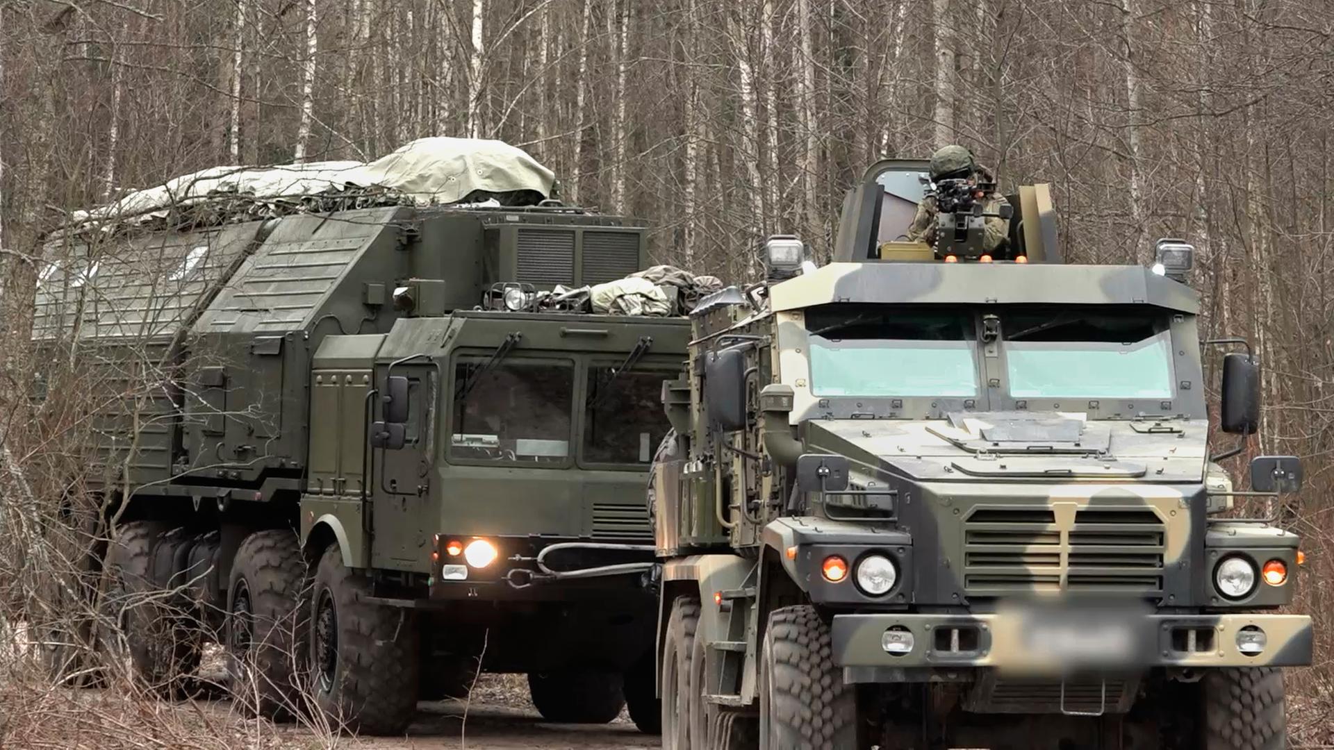 Ein Foto des russischen Verteidigungsministeriums zeigt das Raketensystem Oreschnik während einer Übung in Belarus.
