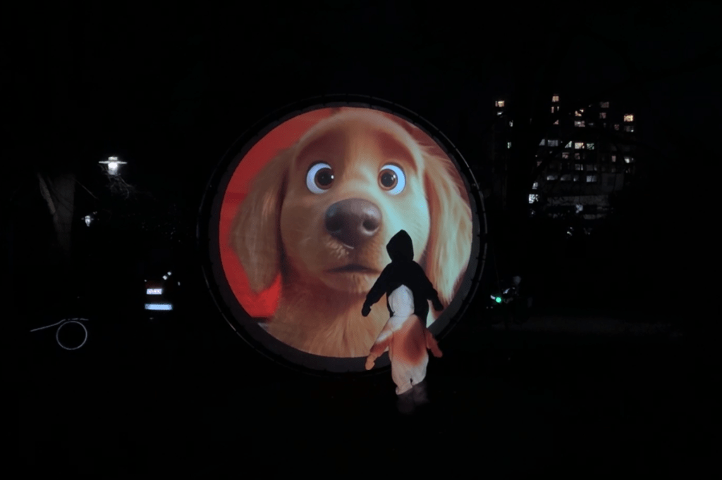 Der neue KI-Hund beim Parkleuchten 2026.