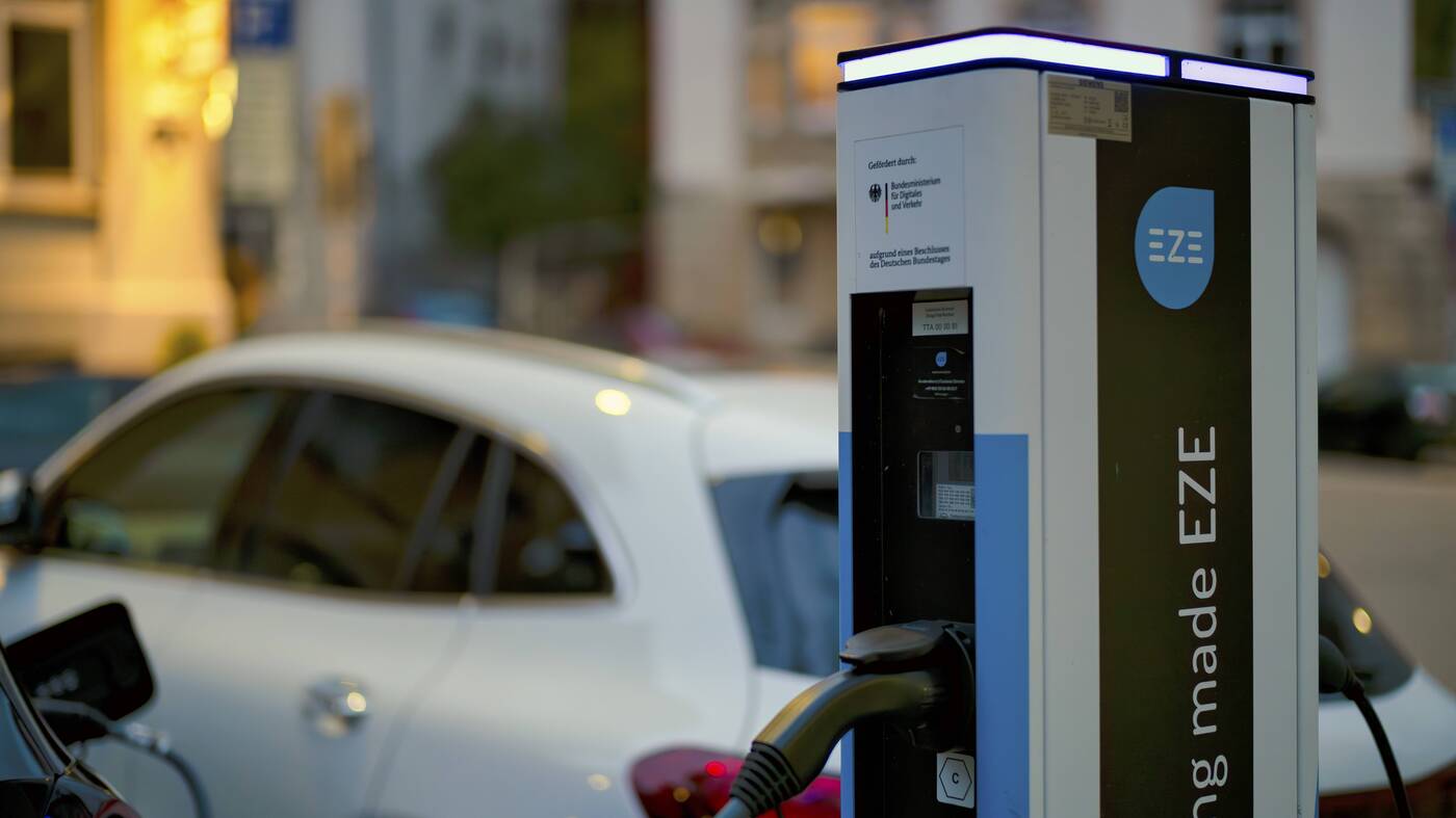 Fast jeder Zweite hält Kaufprämie für E-Autos für sozial ungerecht