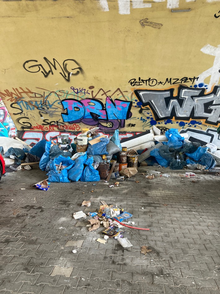 POL-F: 260108 - 0031 Frankfurt - Eschersheim: Illegale Abfallablagerungen