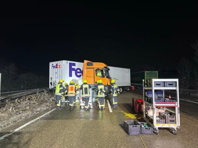 POL-WI: Verkehrsunfallflucht mit Personenschaden, querstehender Sattelzug, Gemarkung Brechen, A 3, km 114,400, Frankfurt-Köln, Dienstag, 06.01.2026, 02:06 Uhr
