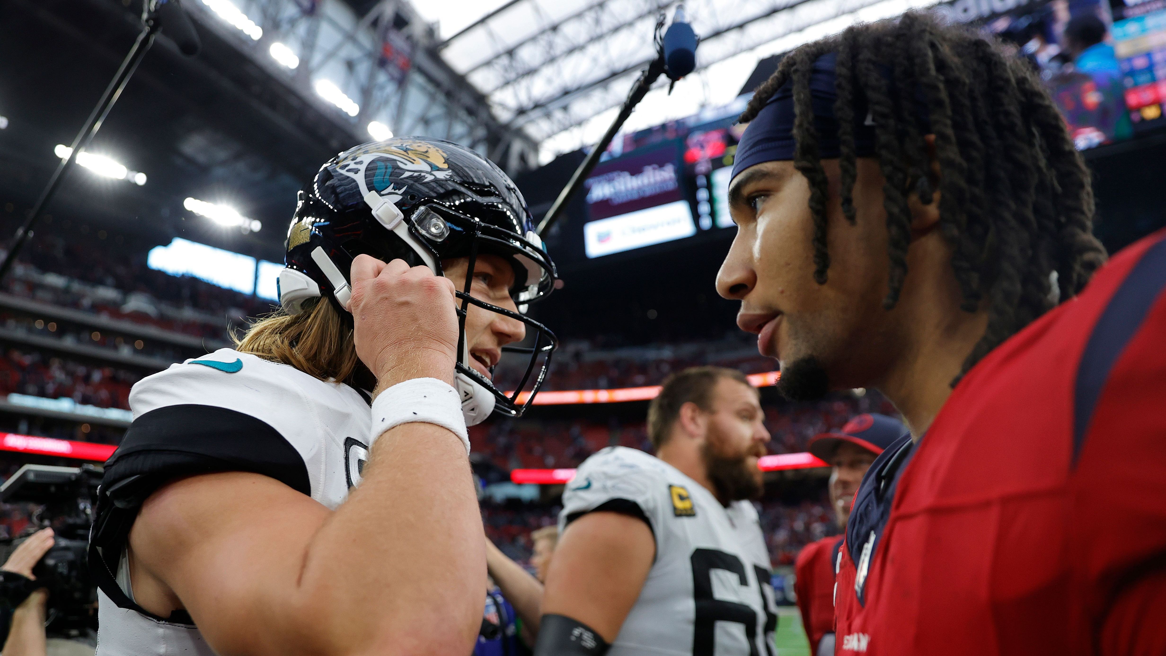 <em><strong>NFL: Quarterback-Ranking vor der Wild Card Round</strong><br>Die</em> Regular Season der <a data-li-document-ref="83068" href="https://www.ran.de/sports/-83068"><em>NFL</em></a> ist zu Ende, nur noch 14 Starting Quarterbacks sind dabei. <em><strong>ran</strong></em> zeigt das Ranking der Spielmacher vor dem Start der Playoffs in dieser Saison. Hinweis: Das Ranking bezieht sich auf die Leistungen der aktuellen Saison, die Playoff-Erfahrung und den Erfolg in der Postseason.<br><a href="https://www.joyn.de/compilation/nfl?utm_medium=referral&utm_source=www.ran.de&utm_campaign=joynlinkout&utm_content=textlink_general_joyn">Alle NFL-Highlights hier auf Joyn</a>