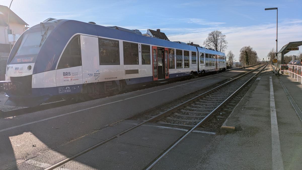 Schienenersatzverkehr durch Bauarbeiten auf der Paartalbahn bei Augsburg
