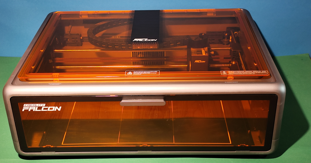 Creality Falcon A1 im Test: Laserklasse-1-Engraver mit Gehäuse