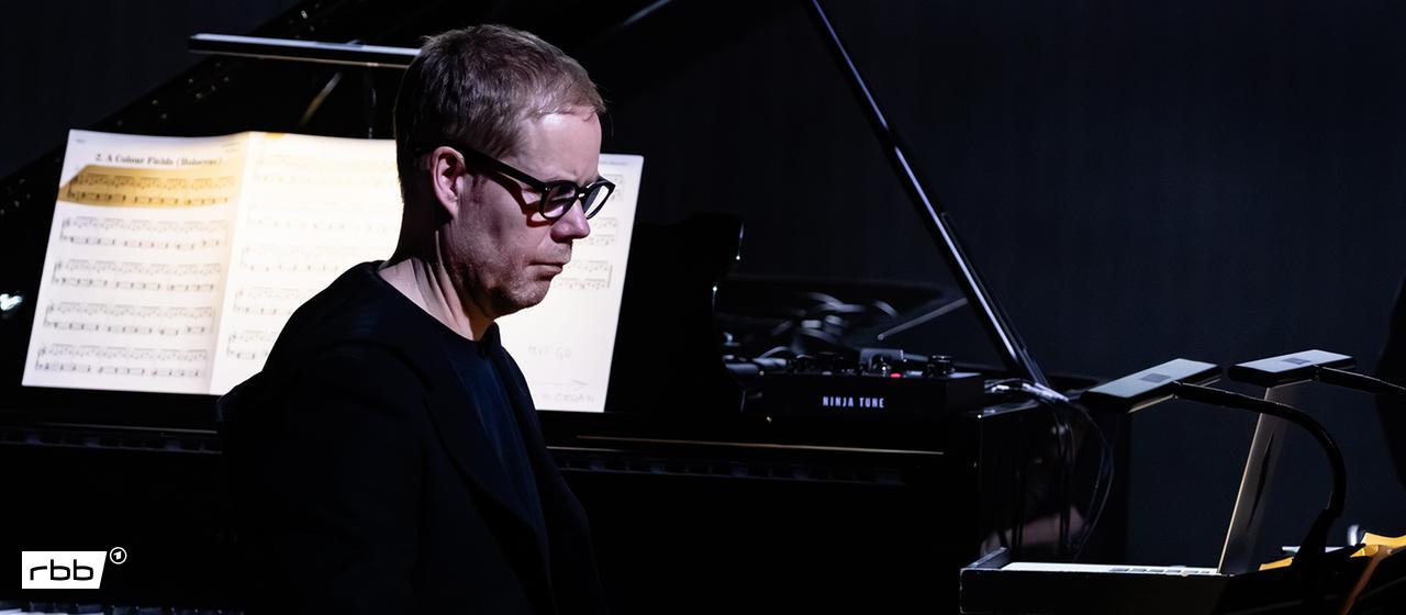 Komponist Max Richter im Konzert (Quelle: dpa)