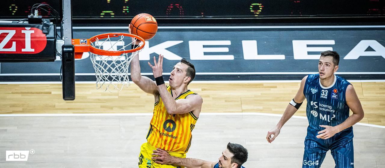 Albas Justin Bean beim Korbleger gegen Heidelberg (imago images/camera4+)