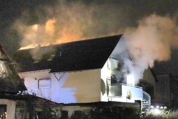 Hausbewohner retten sich ins Freie: Rund 150.000 Euro Schaden