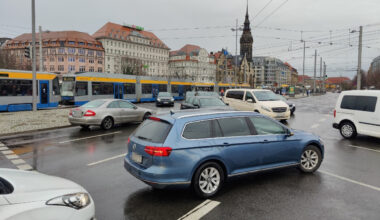 PKW auf einem Innenstadtring.