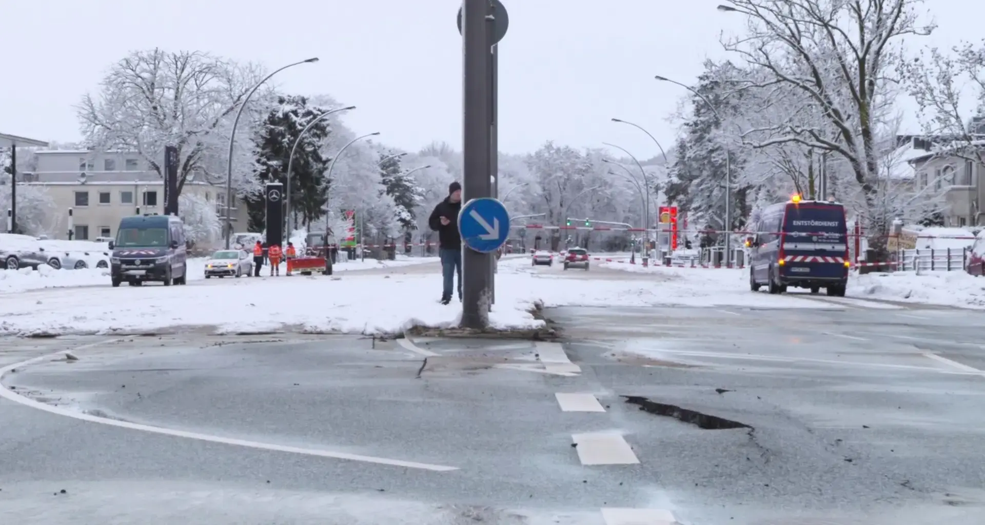 Wasserrohrbruch: Kreuzung Kollaustraße/Papenreye gesperrt | ndr.de