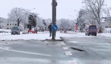 Wasserrohrbruch: Kreuzung Kollaustraße/Papenreye gesperrt | ndr.de