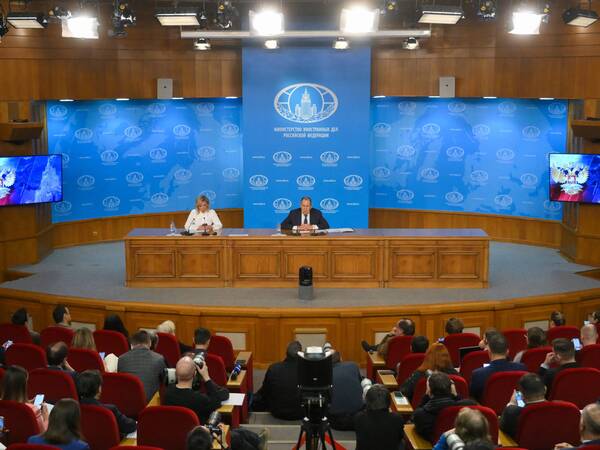 Russia Lavrov News Conference 9090031 20.01.2026 Russian Foreign Minister Sergey Lavrov and Foreign Ministry spokeswoman Maria Zakharova attend a news conference on the results of Russia s diplomacy in 2025, in Moscow, Russia. Yuri Kochetkov / Sputnik Moscow Russia PUBLICATIONxINxGERxSUIxAUTxESTxLTUxLATxNORxSWExDENxNEDxPOLxUKxAUSxONLY Copyright: xYurixKochetkovx