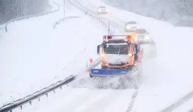 Wintereinbruch führt zu Behinderungen im Verkehr