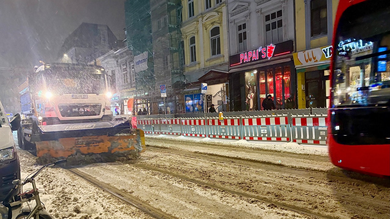 "Wird weiter schneien": In Bremen bleibt's auch nach dem Sturm frostig