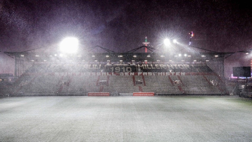 Winterwetter: Bundesliga-Spiel von RB Leipzig auf St. Pauli gefährdet