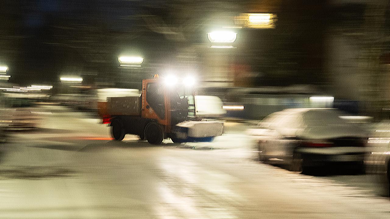 Wintereinbruch sorgt in Deutschland für Chaos - tagesschau.de
