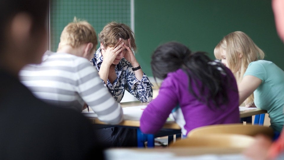 Mental Health von Schülern: Chefarzt aus Halle fordert ausgedünnte Lehrpläne