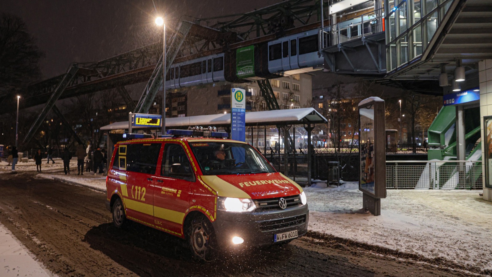 Schwebebahn nach Stromausfall zeitweise lahmgelegt - Rheinland - Nachrichten
