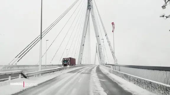 Die Köhlbrandbrücke im Winter. | Screenshot Die Köhlbrandbrücke im Winter.