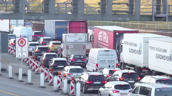 Stau vor dem Elbtunnel.