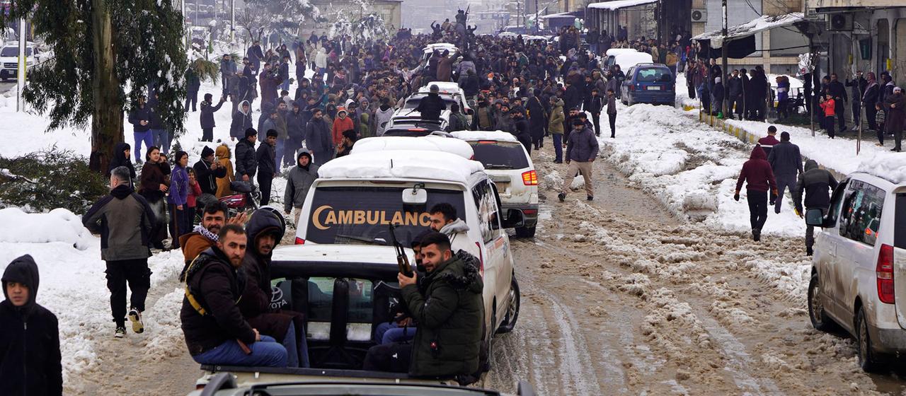 Mitglieder der kurdisch geführten Syrischen Demokratischen Kräfte (SDF) kommen in Kobane an.