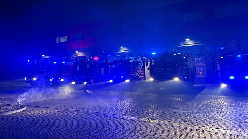 Dauereinsatz in der Silvesternacht: Unterwegs mit der Magdeburger Feuerwehr