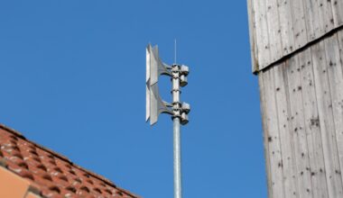 Eine Sirene an einem Mast