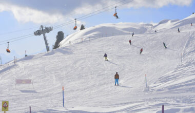 Teenager prallt beim Skifahren in Österreich gegen Fels und stirbt