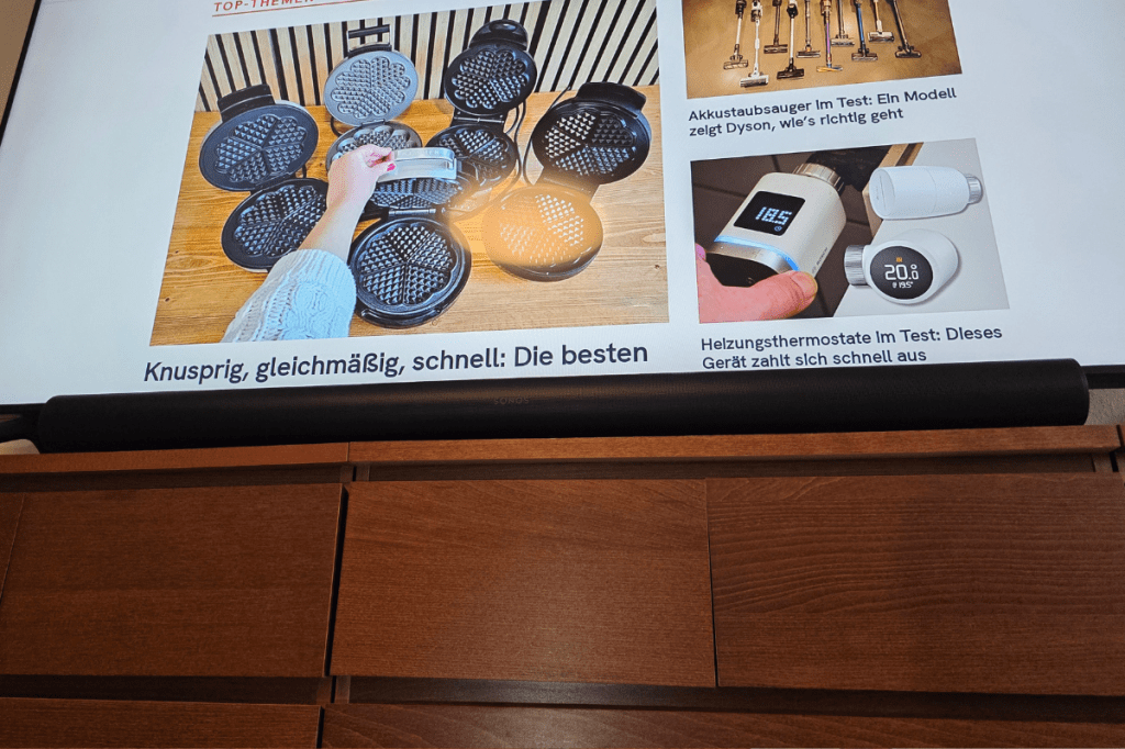 Sonos Soundbar in der Nutzung vor Fernseher