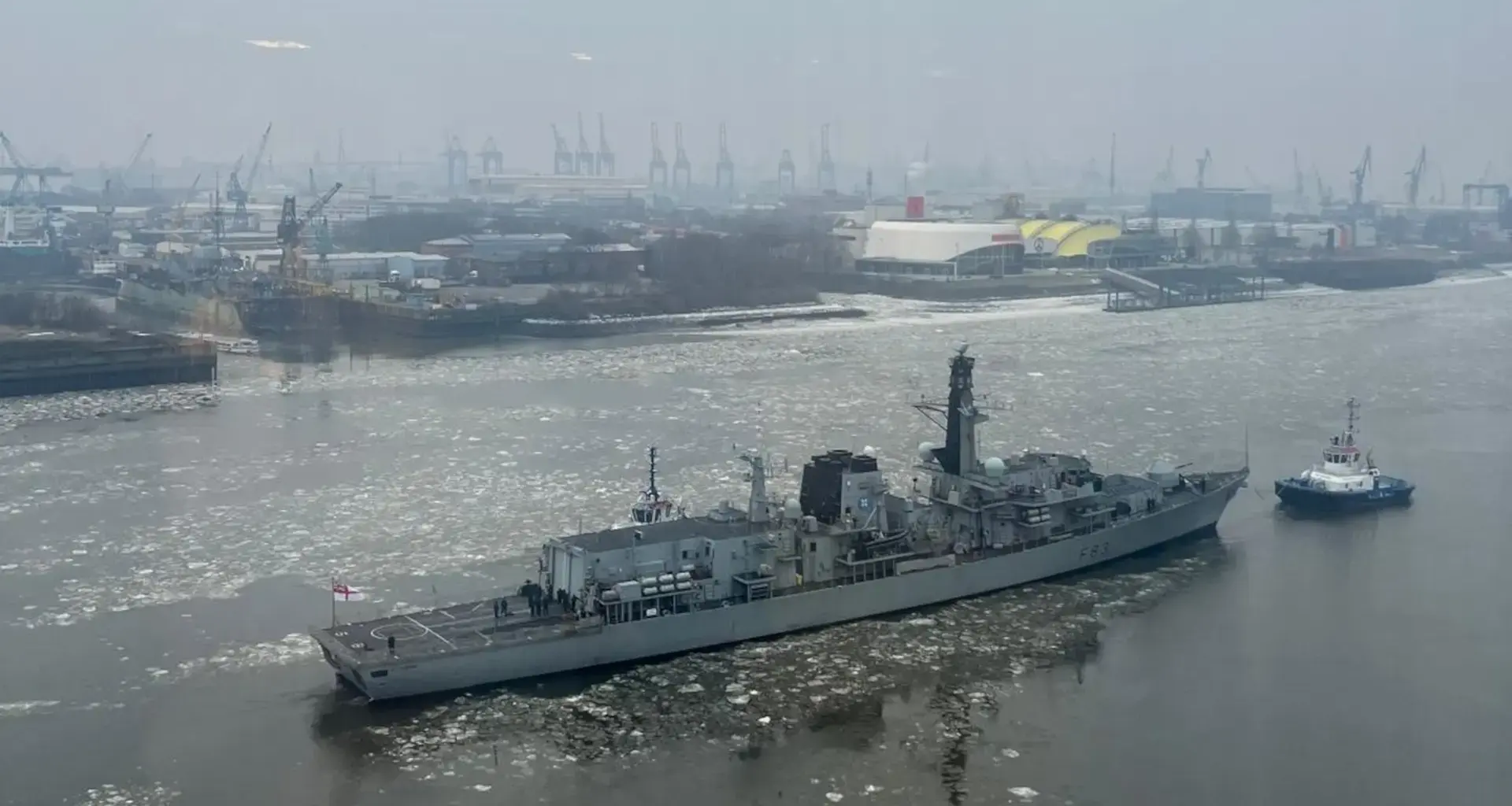 Britisches Kriegsschiff "St Albans" in Hamburg zu sehen