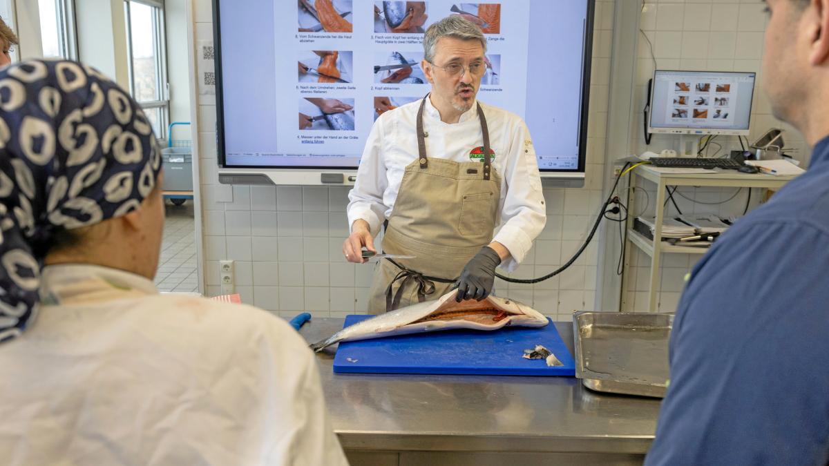 Dieser Augsburger Lehrer kochte in Dubai schon für Nelson Mandela